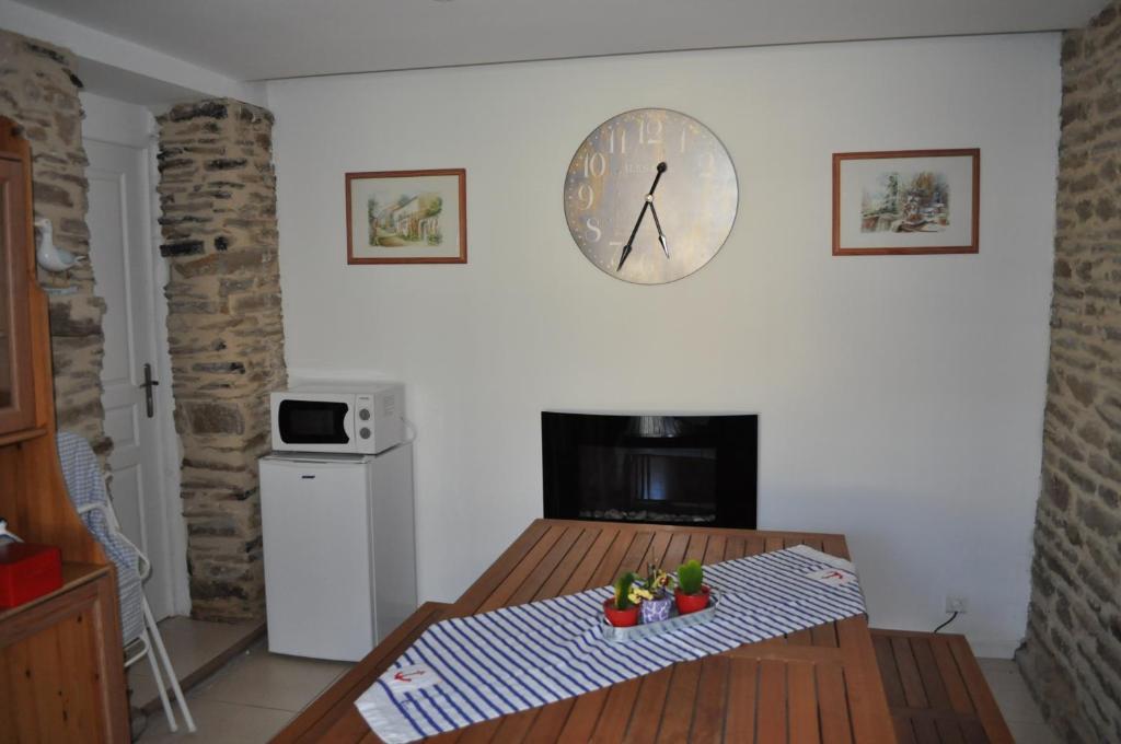 Le Petit Kerangoi Bed & Breakfast Pont-Aven Exterior photo